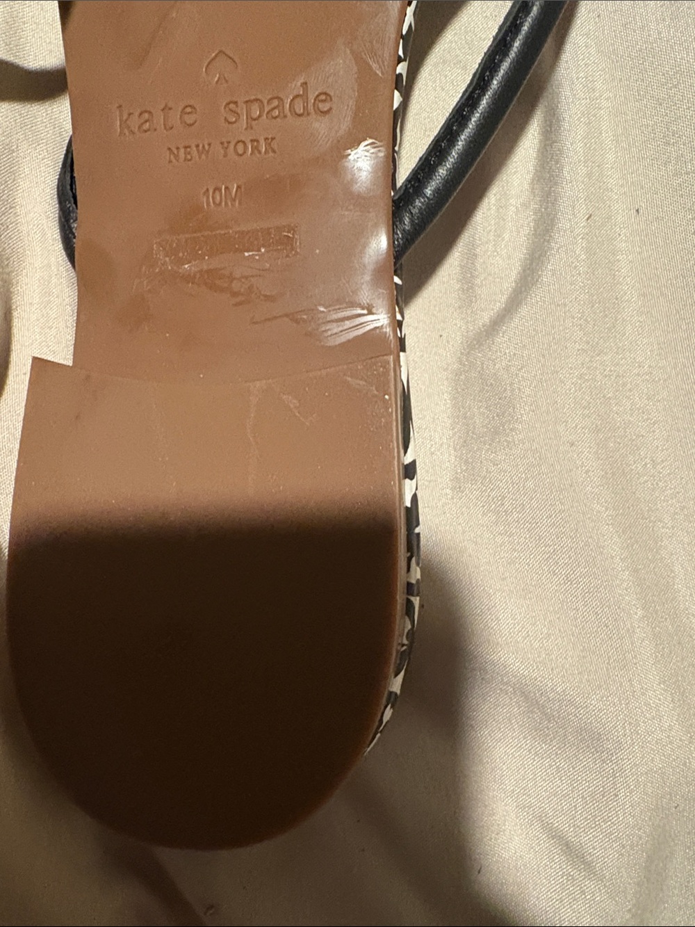 kate spade Black & White Patterned Bow Thong Sandals - Picture 4 of 4